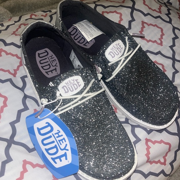 **SOLD** Hey Dude Gray Loafers Slip-On Casual Shoes - Picture 2 of 5